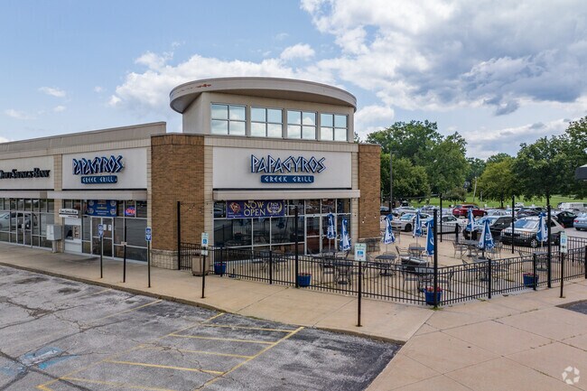 Papa Gyros brings a bit of the Mediterranean to Wallhaven.