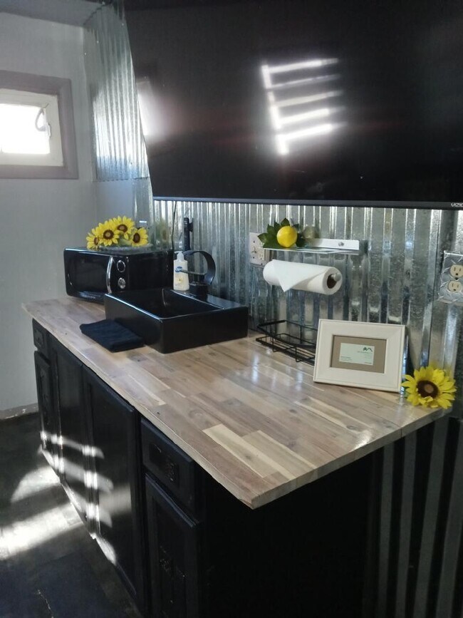 1222 River Rd Unit 3 Suite, Wisconsin Dells, WI 53965