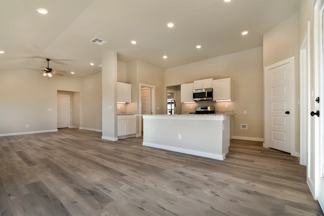 10506 Countryside Ave, Odessa, TX 79765 - photo 6