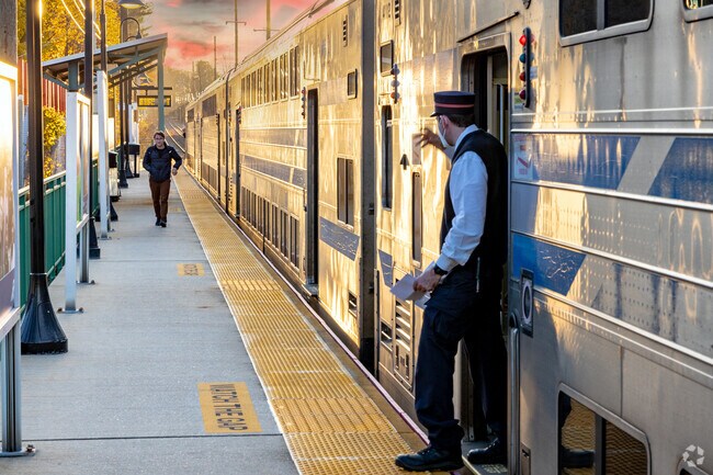 Locust Valley provides easy transportation access for residents to get around.