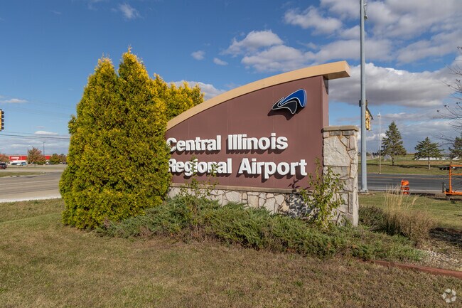 Residents of The Vineyards can get to Central Illinois Regional Airport in minutes.