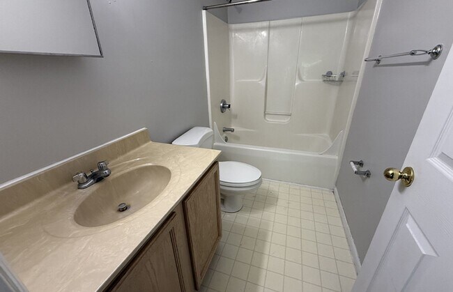 3227 Bishop St unit 3227-05, Cincinnati, OH 45220 - photo 5