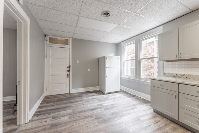 2132 W Iowa St unit 1, Chicago, IL 60622 - photo 3