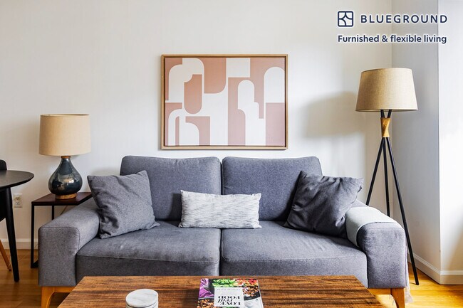 4-75-75 48th Ave unit FL3-ID1844, Queens, NY 11109 - photo 2