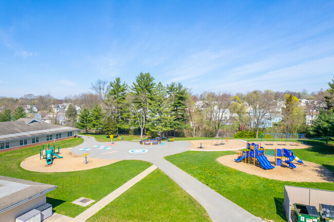 KingOfPrussiaPA Schools CandlebrookElementary LargePlaygrounds 1
