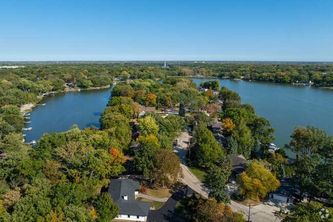 Loch Lomond homes surround the namesake lake with access to modern and natural amenities.