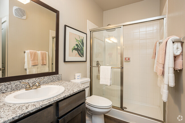 2BR, 2BA - 1,043SF