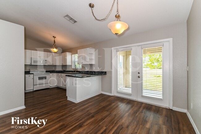 904 NW 8th Place, Cape Coral, FL 33993 - photo 5