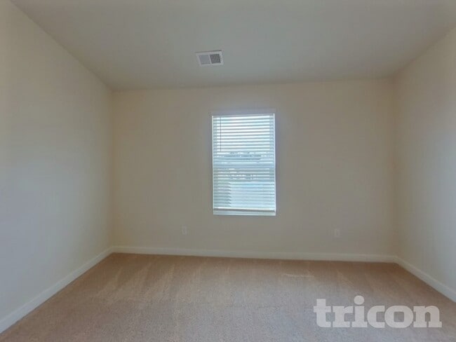 1209 Crested Iris St, Moore, SC 29369 - photo 6