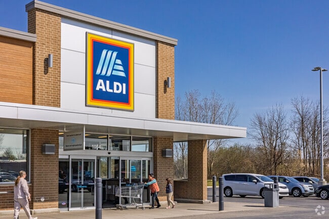 An Aldi just west of Central Park provides affordable access to groceries.