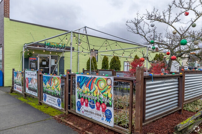 Rainshadow Cafe offers homemade baked goods and tasty lattes in Sequim WA.
