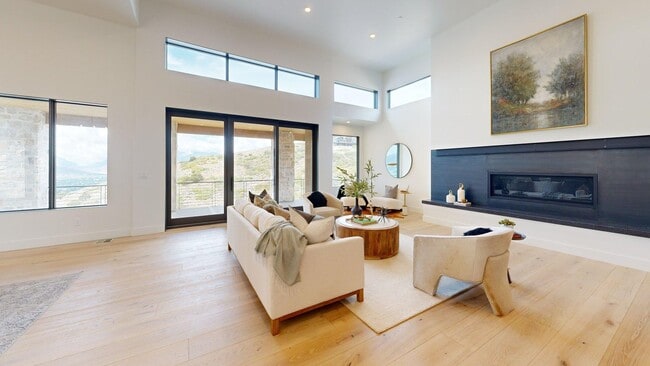 1878 N Chimney Rock Rd