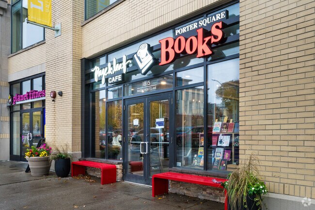Porter Square Shopping Center features local restaurants and shops like Page and Leaf Cafe and Porter Square Books.
