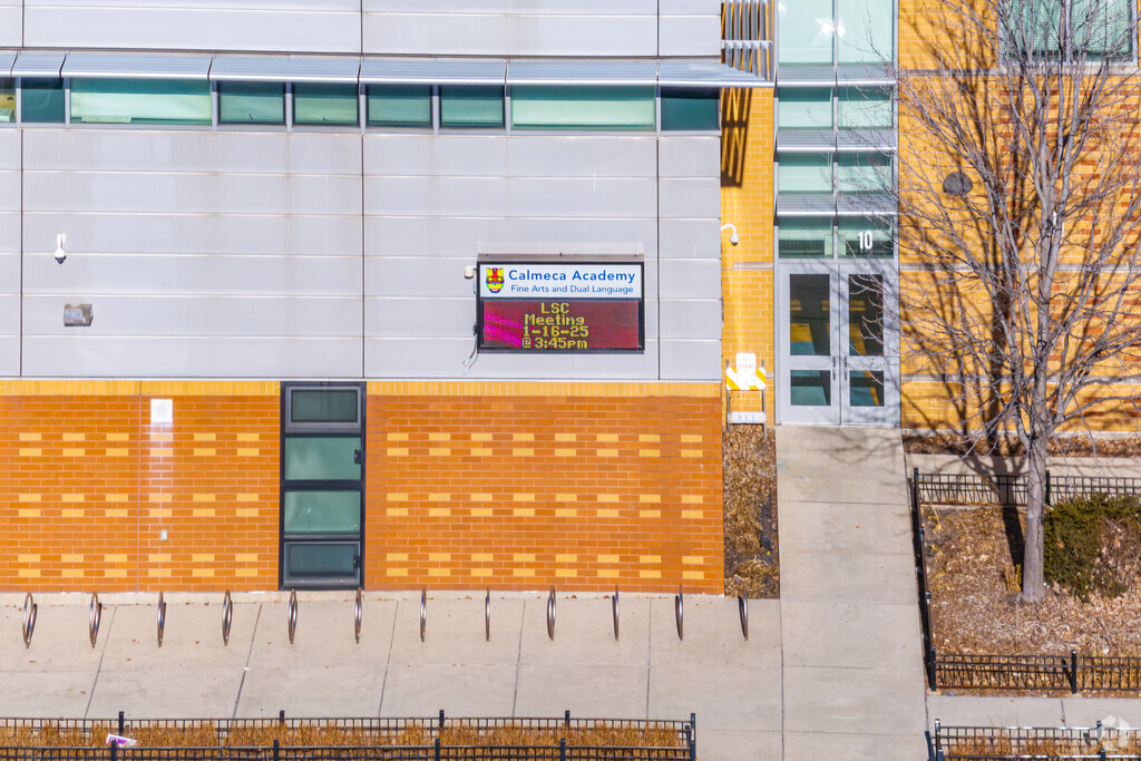 Calmeca Academy Elementary School has an overall Niche grading of C.