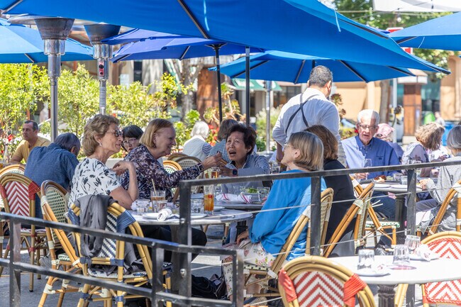 Friends from Menlo Oaks can gather in downtown Menlo Park for a meal and chat.