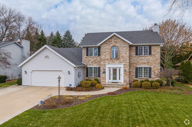 Larger homes in the Isetts area may have 4+ bedrooms & offer 2000+ sq. ft of living space.