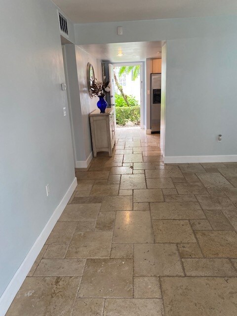 53 High Point Cir W unit 112, Naples, FL 34103 - photo 4