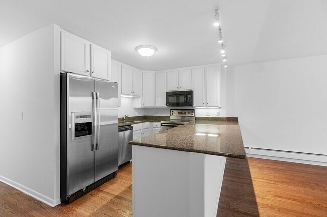 1344 N Dearborn St, Chicago, IL 60610 - photo 7