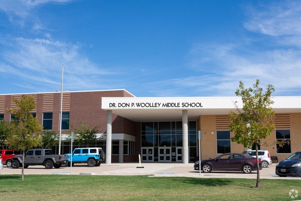 Welcome to Dr Don Woolley Middle School in Southeast Mesquite.