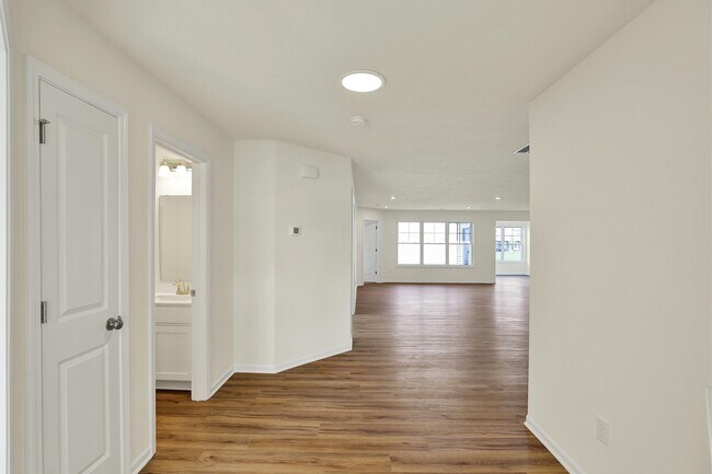 104 Maxim Ct, Cumberland, IN 46229 - photo 3