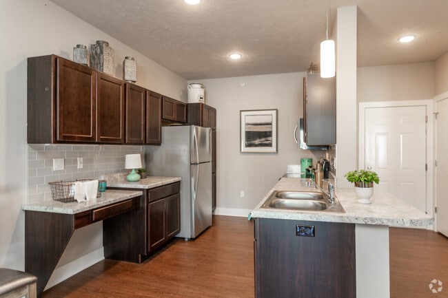 1BR, 1BA - A2/732 SF - Kitchen
