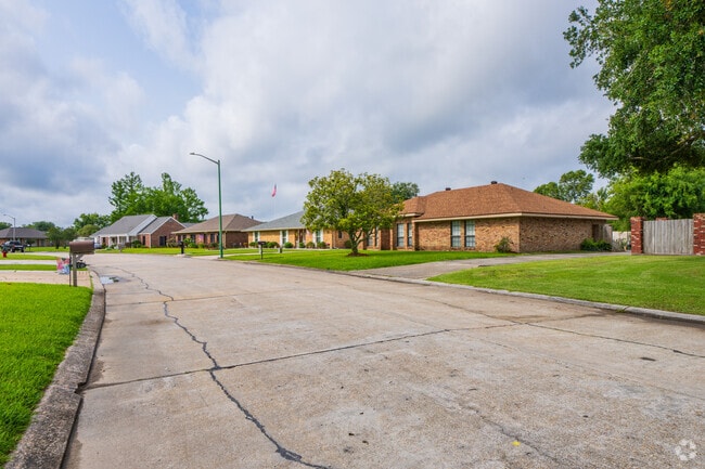 Presquille is the perfect neighborhood for new and growing families to reside.