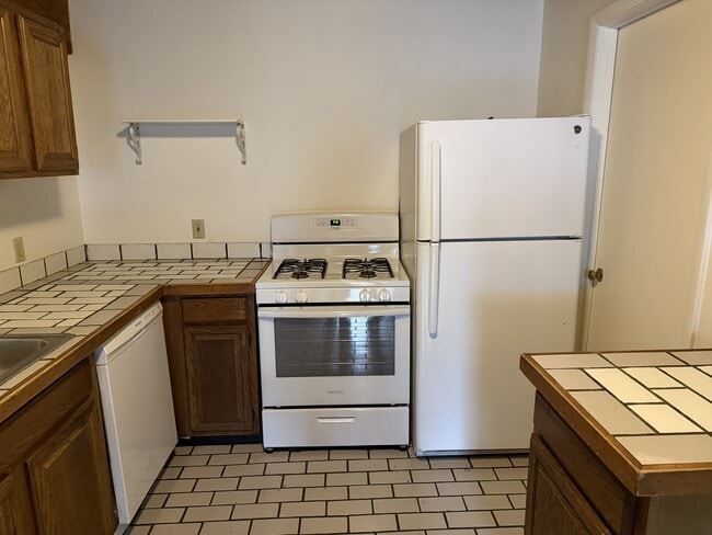 new gas stove, refrigerator