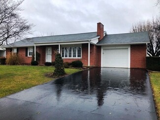17542 Swann Rd, Hagerstown, MD 21740