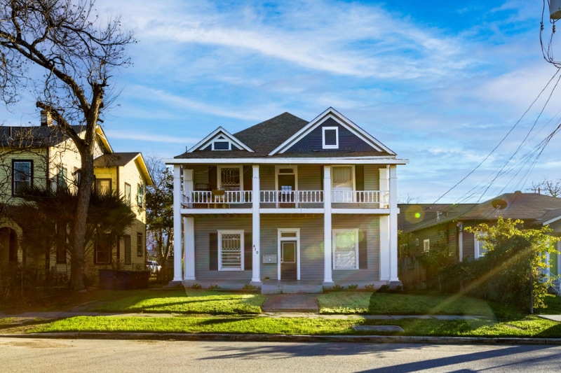 410 E Carson St unit 2, San Antonio, TX 78208 - photo 1