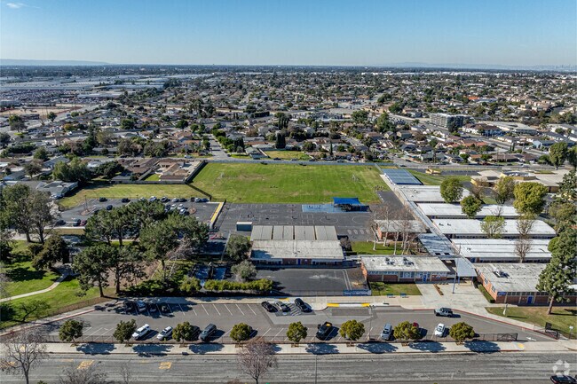 Aerial view of the front of Los Altos Elementary School in Whittier