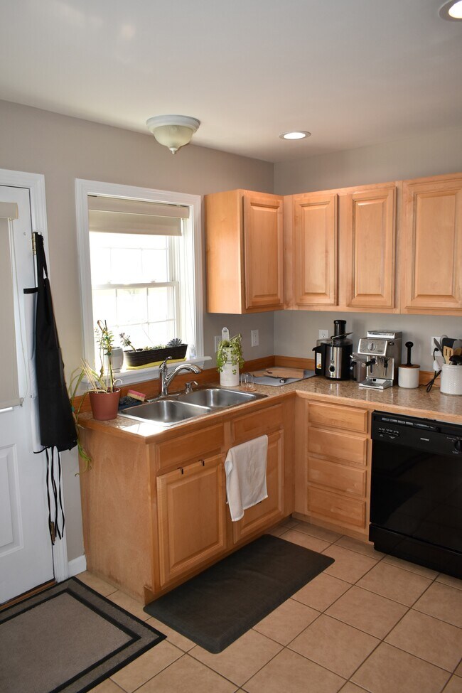 39 River Village Dr, Milford, ME 04461 - photo 5