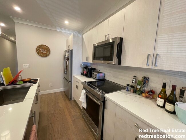 10 Mansfield St unit 1, Allston, MA 02134 - photo 3