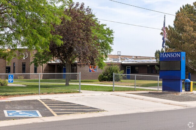 Lester R Arnold High School