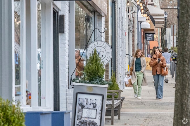 Cafes, restaurants, and shopping are all steps away from Cos Cob.