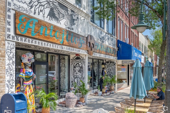 Antojitos Mexicanos in Lawrence-City Park received a 4.5 star rating on Goole Business.