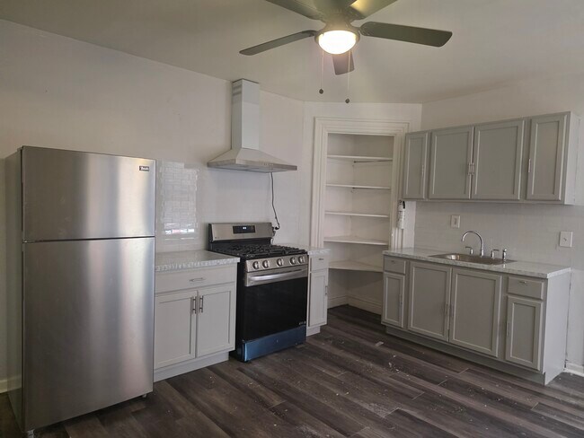 525 Monmouth St unit 1st floor, Trenton, NJ 08609 - photo 3