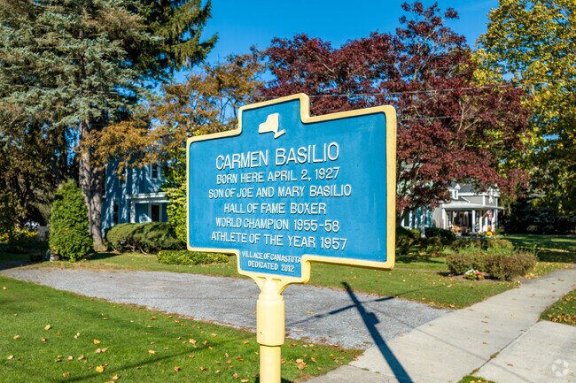 The famous boxer Carmen Basilio was born in Canastota, NY.