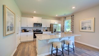 548 Country Oak, Asheville, NC 28804