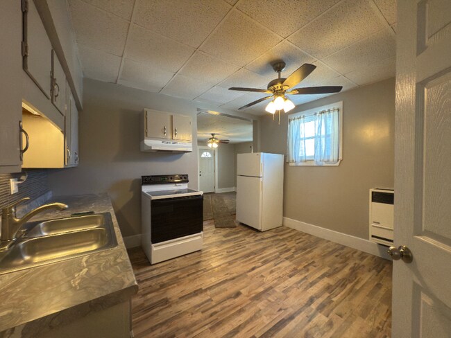 339 W North St unit A, Fostoria, OH 44830 - photo 5