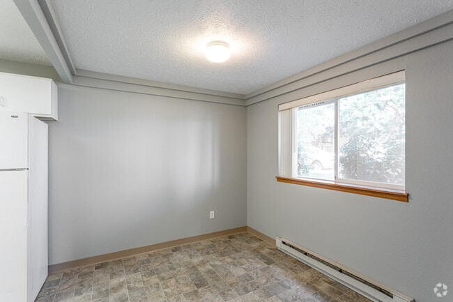 Knightsbridge - 1BR, 1BA - 711 SF