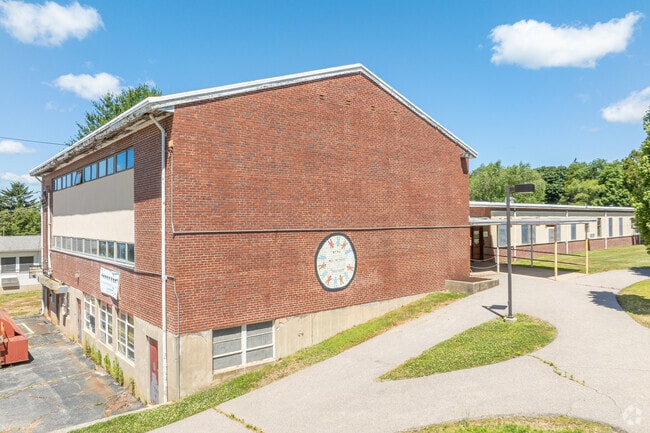 S. B. Butler School is loved by local residents for it's convenient location and competent staff