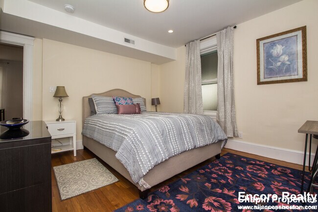 30 Clay St unit 3, Cambridge, MA 02140 - photo 3