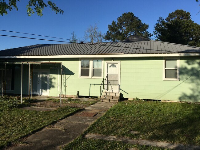 111 Madere Ln, La Place, LA 70068 - photo 2