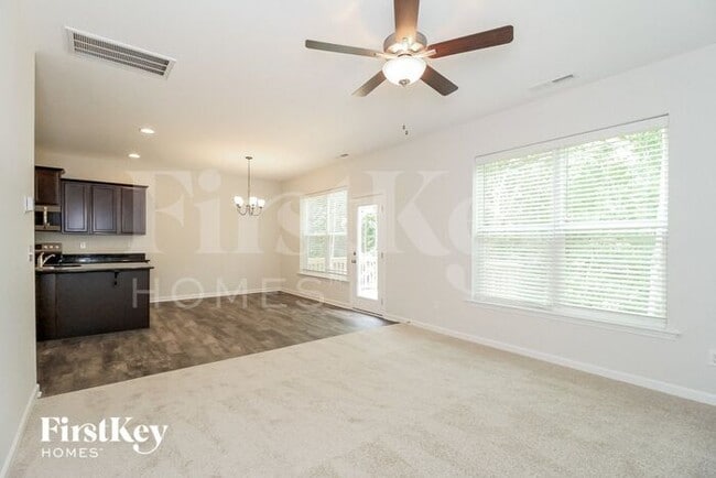 2604 Dallas Dr, Winston-Salem, NC 27107 - photo 4