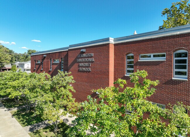 The student population of Lexington Traditional Magnet School is 308 and the school serves 6-8.