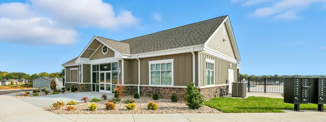 The-Oaks-Community-03.jpg
