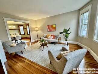 324 Beech St Unit 1, Boston, MA 02131