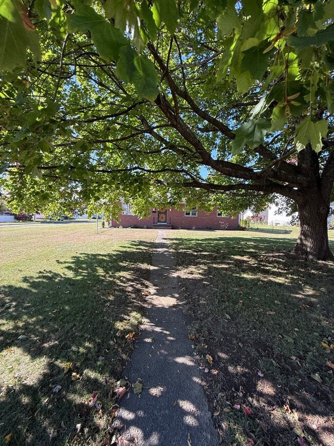 42 Suffield St, Windsor Locks, CT 06096 - photo 5