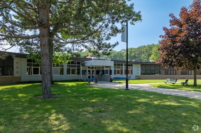 Keewahdin Elementary School