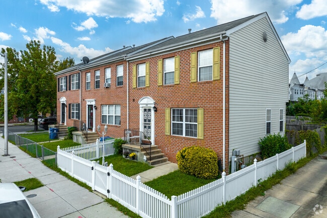 You also have the option of having a small front yard in Sandtown-Winchester.